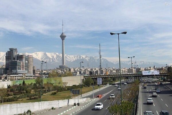ترافیک در همه معابر و بزرگراه‌های تهران روان و عادی است
