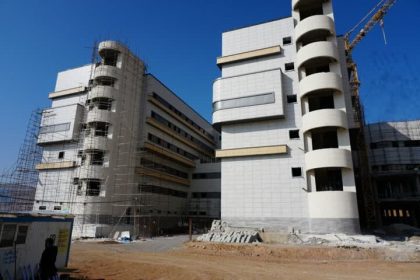 وعده تحویل موقت پروژه بیمارستانی «نیایش» در نیمه اول سال آینده