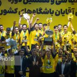 تنها نمایندگان نصف‌جهان در لیگ‌های برتر سپاهان در والیبال و هندبال ماند، مابقی رفتند