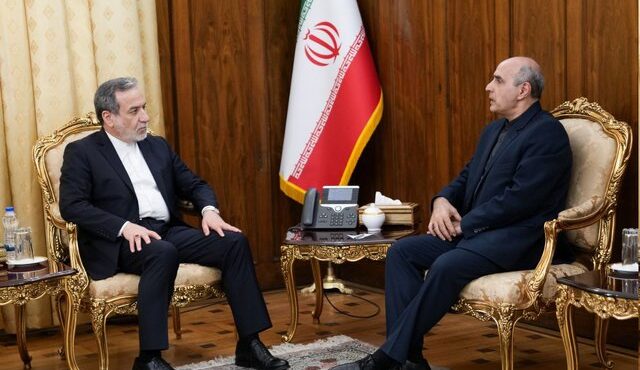 دیدار سفیر جمهوری ایران در فیلیپین با وزیر امور خارجه